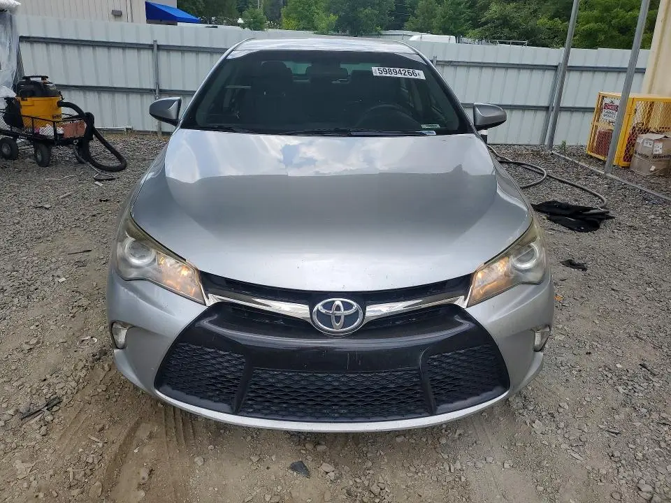 2017 TOYOTA CAMRY SE  