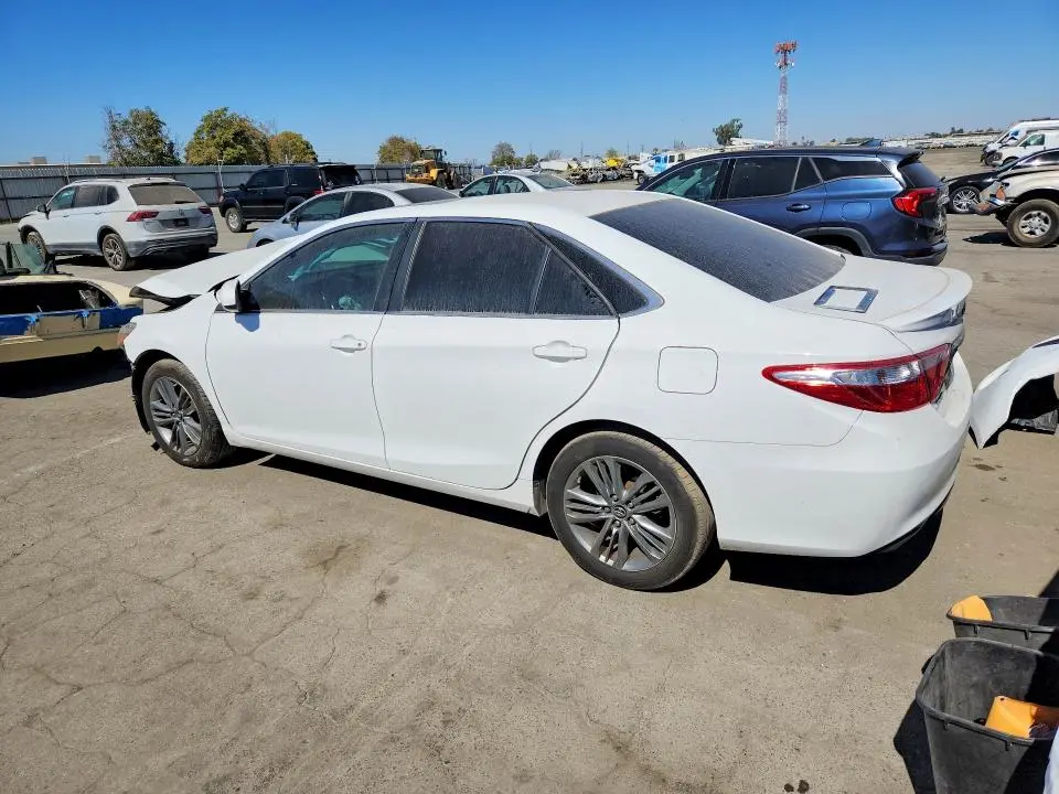 2017 TOYOTA CAMRY SE  