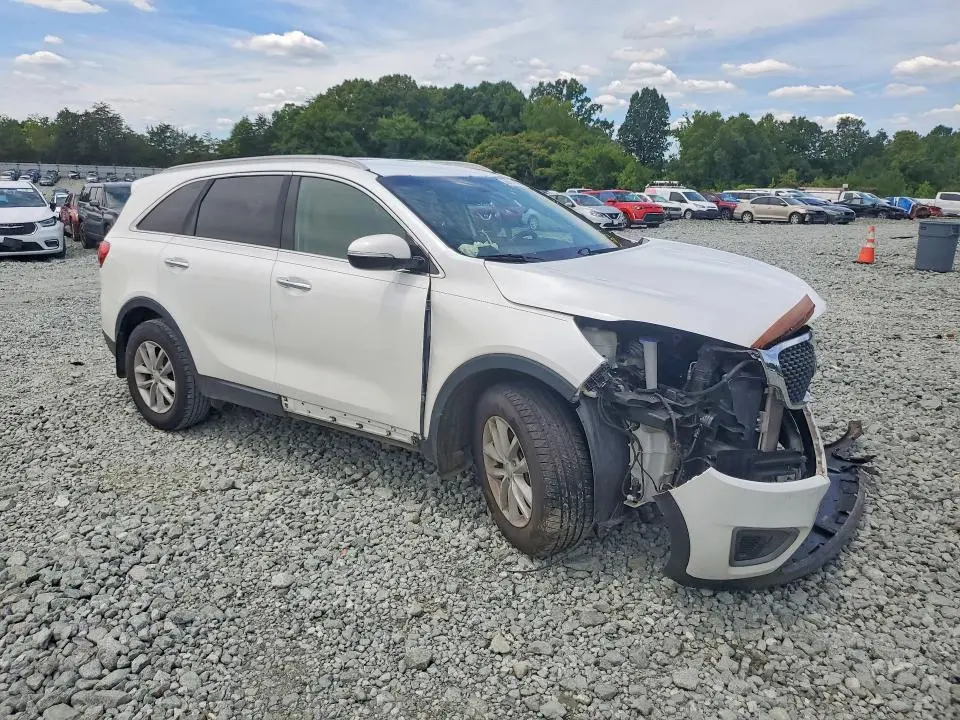 2018 KIA SORENTO LX  