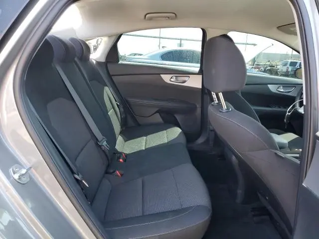 2022 KIA FORTE FE  