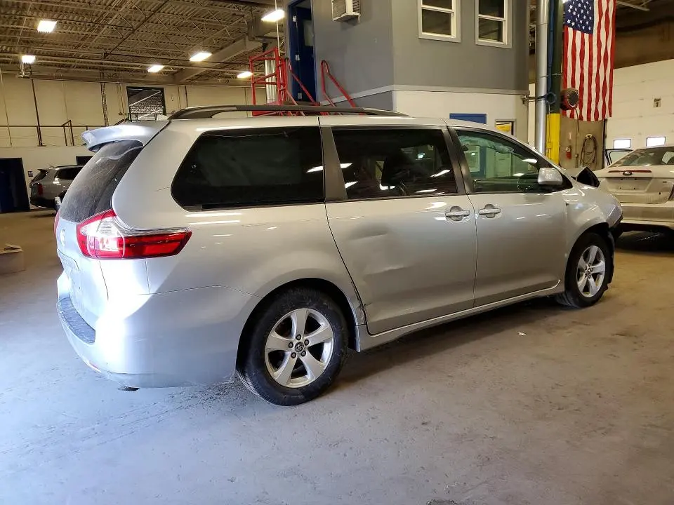 2019 TOYOTA SIENNA LE 8-PASSENGER  