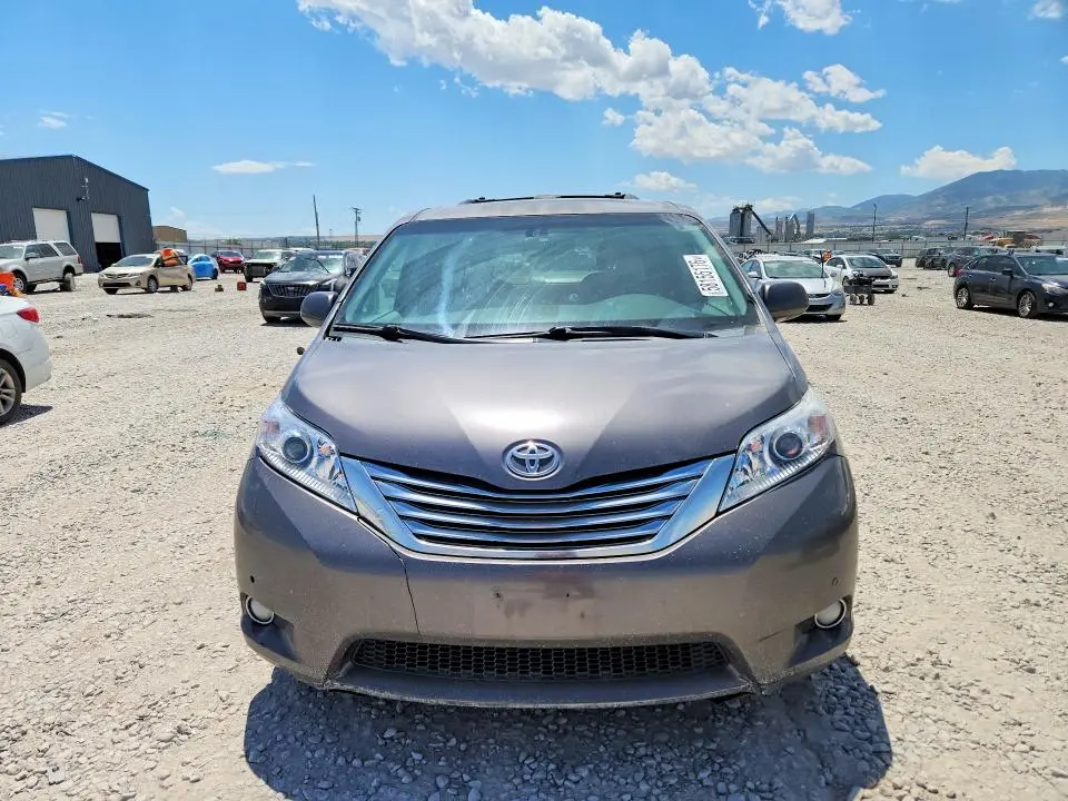 2011 TOYOTA SIENNA LIMITED 7-PASSENGER  