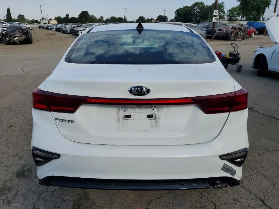 2021 KIA FORTE LXS  