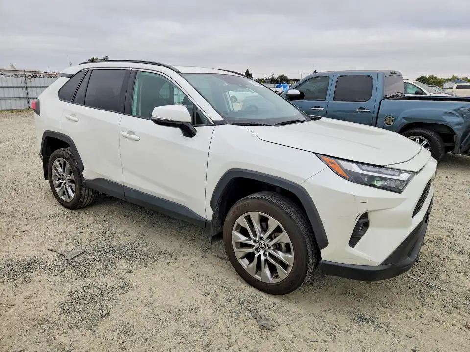2022 TOYOTA RAV4 XLE PREMIUM  