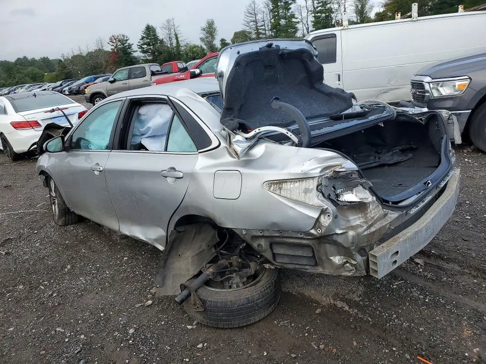 2015 TOYOTA CAMRY SE  
