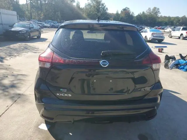 2021 NISSAN KICKS S  