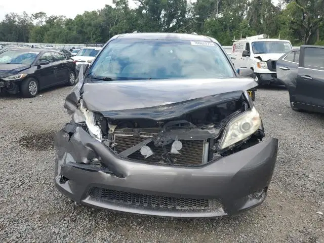 2016 TOYOTA SIENNA LE  