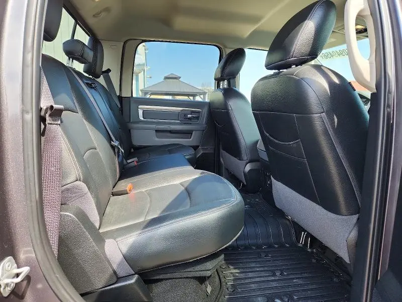 2018 RAM 1500 SLT  