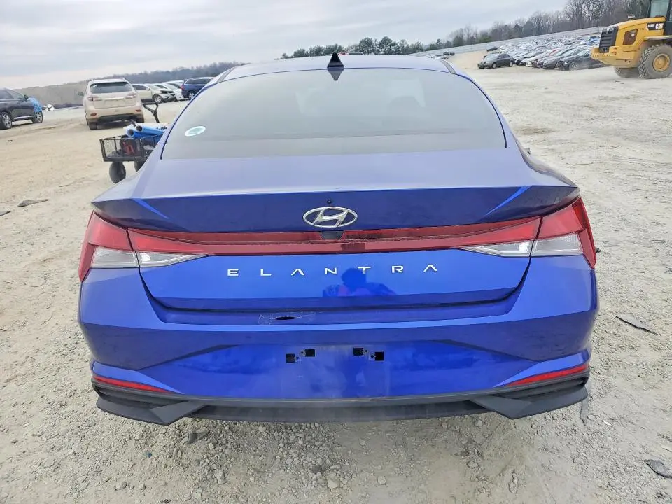 2023 HYUNDAI ELANTRA SE  