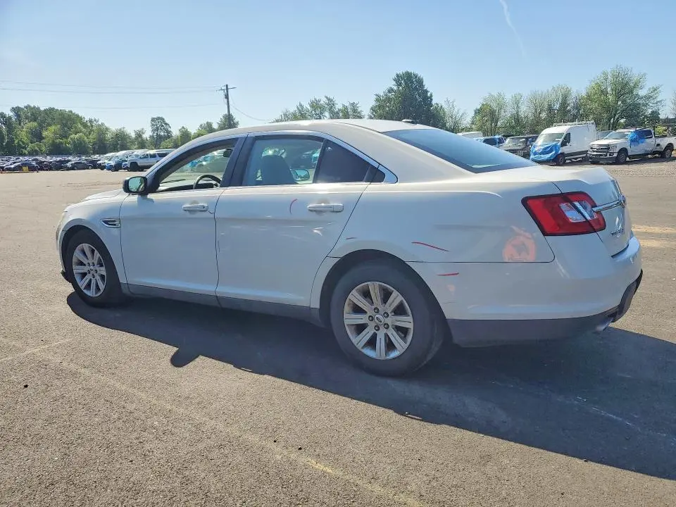 2011 FORD TAURUS SE  