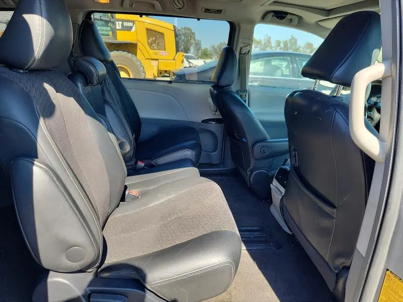 2014 TOYOTA SIENNA SPORT  