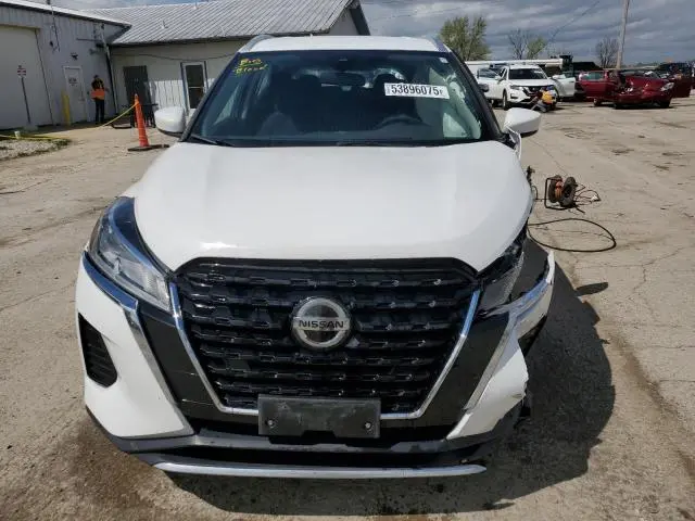 2021 NISSAN KICKS SV  