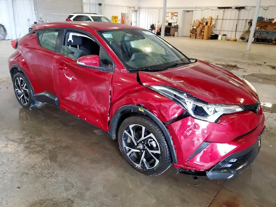 2019 TOYOTA C-HR XLE  