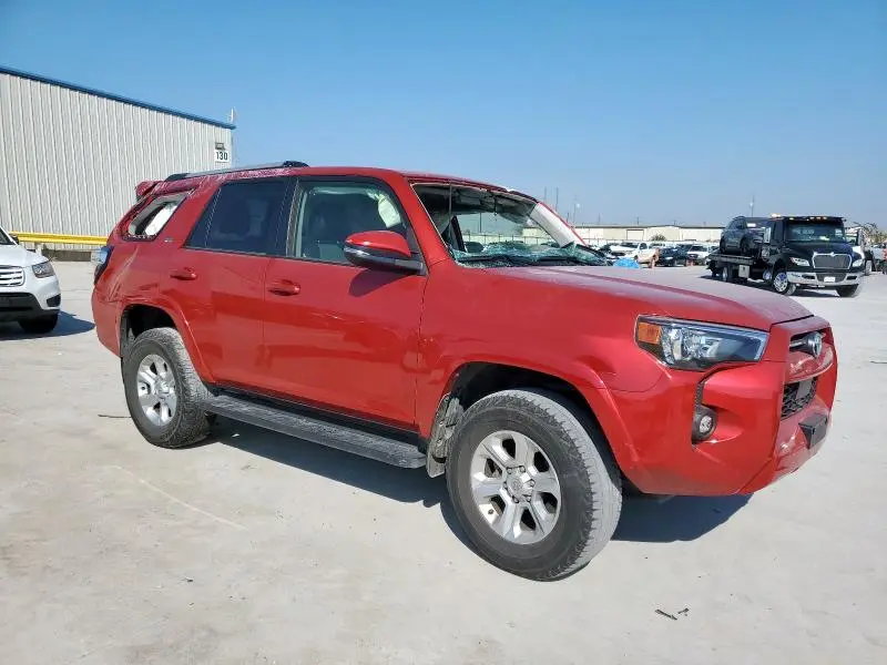 2023 TOYOTA 4RUNNER SE