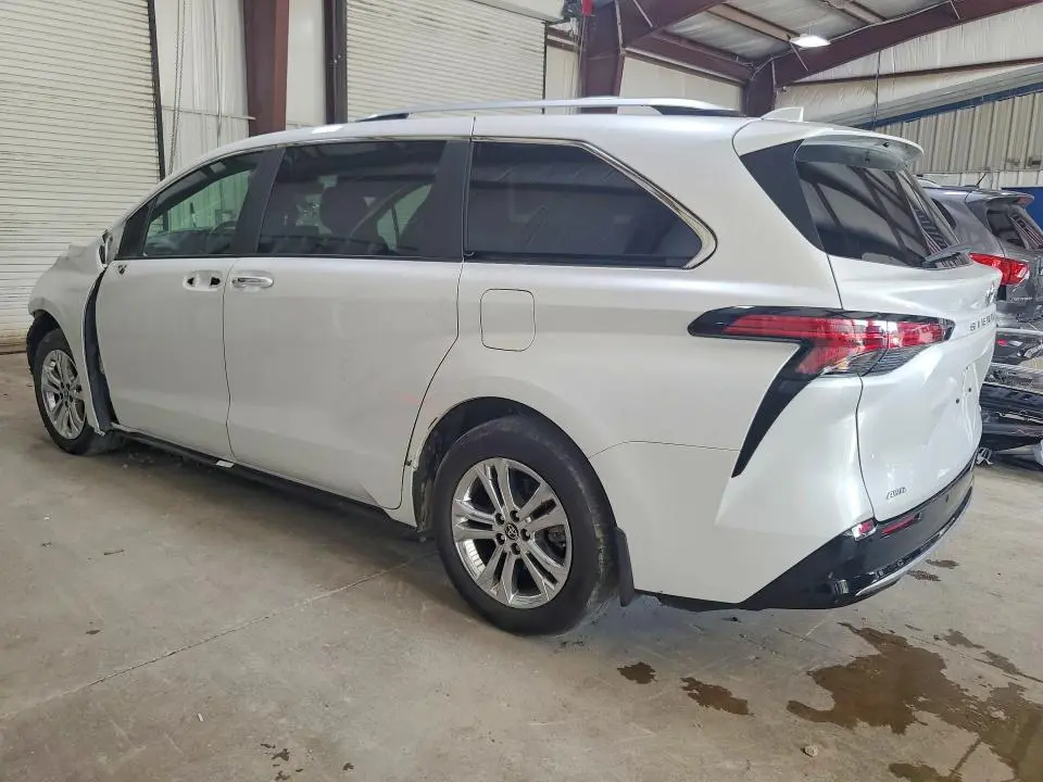 2024 TOYOTA SIENNA PLATINUM 7-PASSENGER  