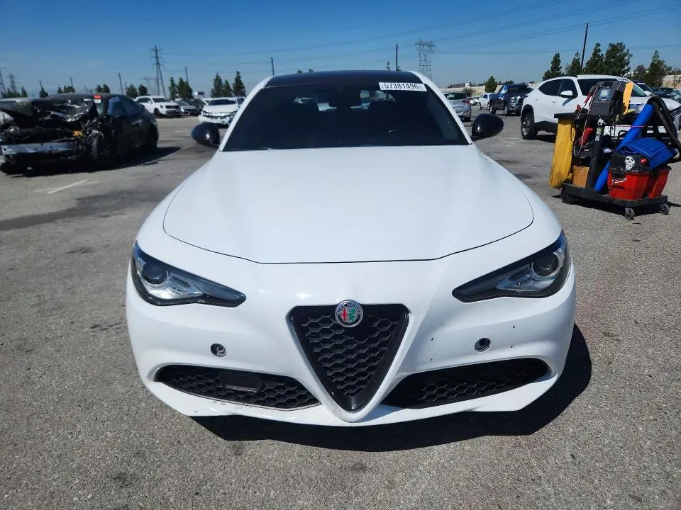 2021 ALFA ROMEO GIULIA TI  