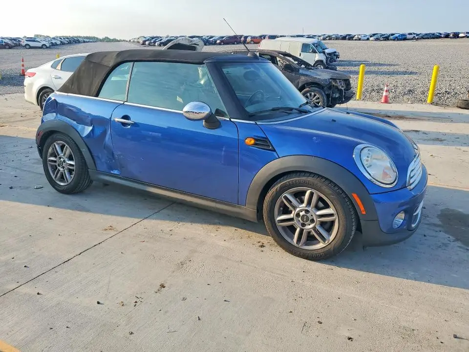 2013 MINI COOPER   