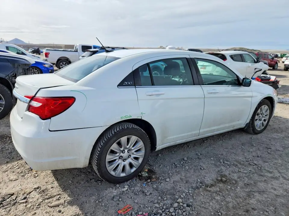 2013 CHRYSLER 200 LX  