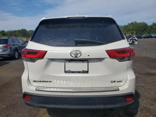 2018 TOYOTA HIGHLANDER LE  
