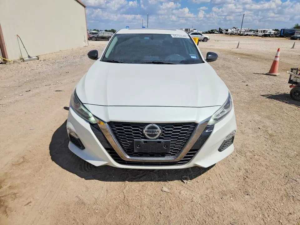 2019 NISSAN ALTIMA SR  