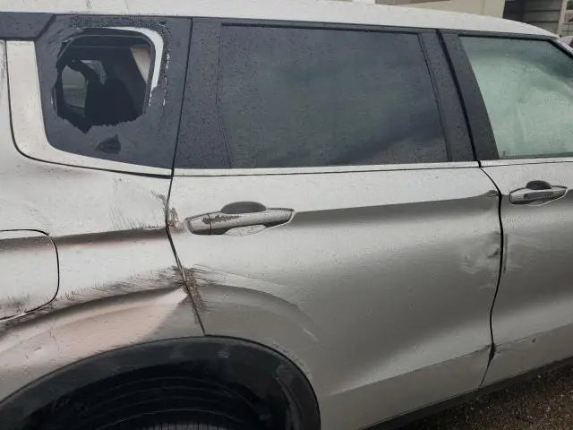 2022 MITSUBISHI OUTLANDER ES  