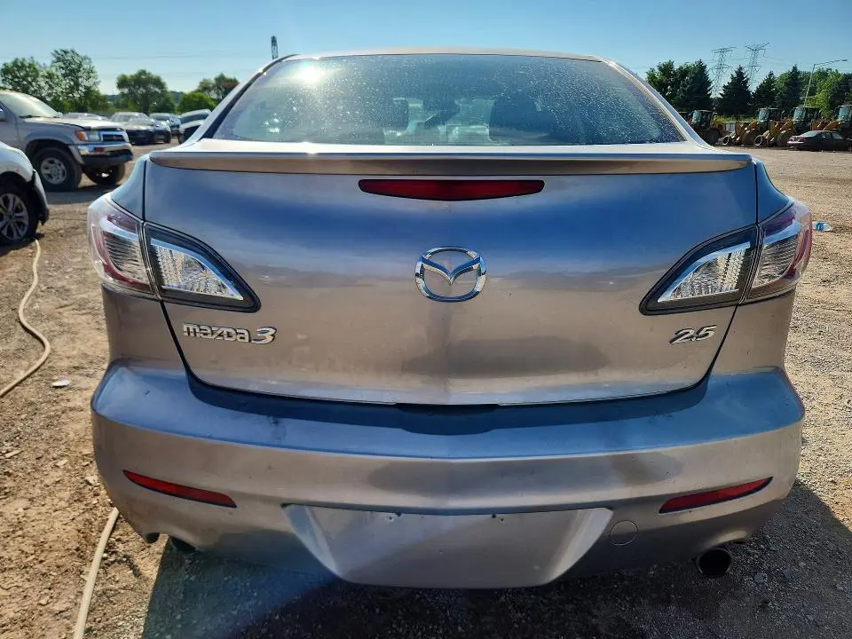 2011 MAZDA 3 S  