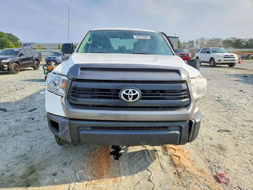 2017 TOYOTA TUNDRA SR  