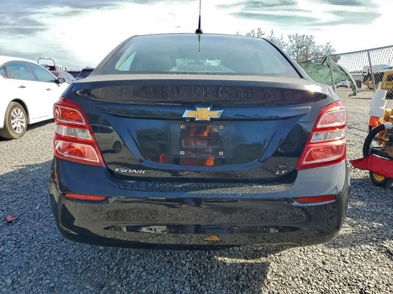 2017 CHEVROLET SONIC LT  