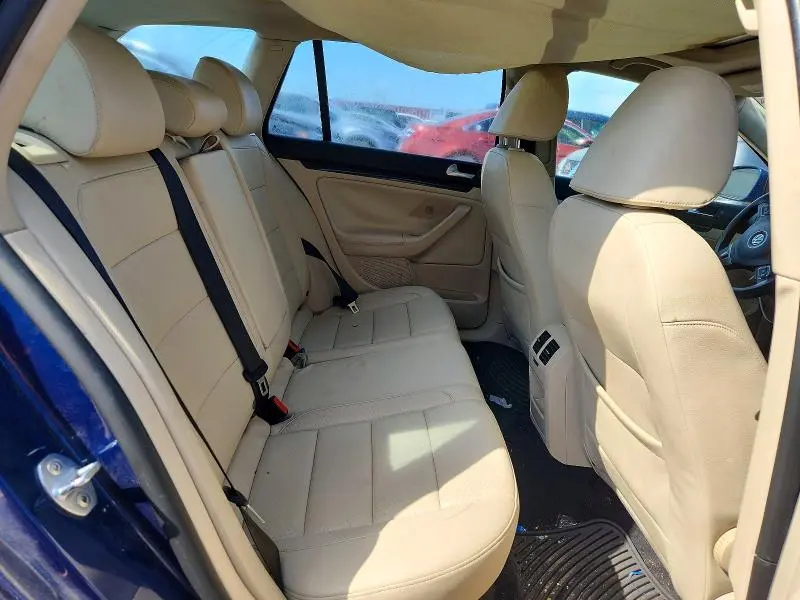2011 VOLKSWAGEN JETTA S  