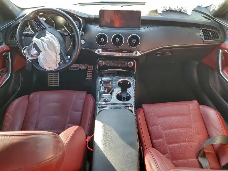 2022 KIA STINGER GT2  