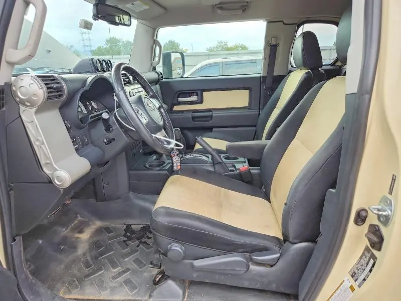 2010 TOYOTA FJ CRUISER BASE  