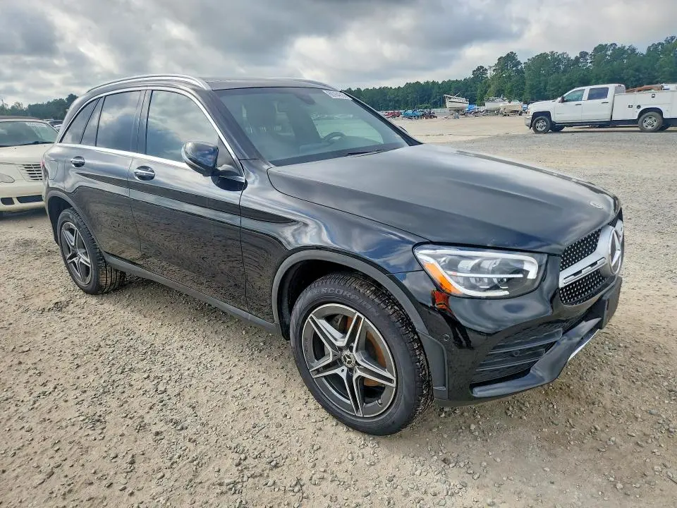 2021 MERCEDES-BENZ GLC 300 4MATIC  