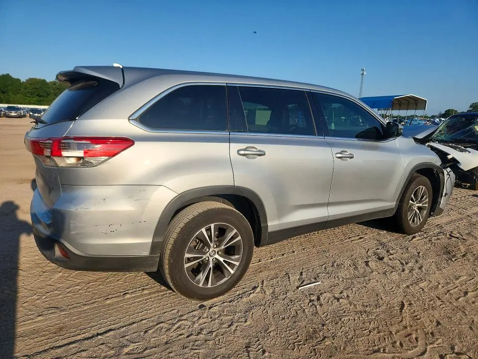 2019 TOYOTA HIGHLANDER LE PLUS  