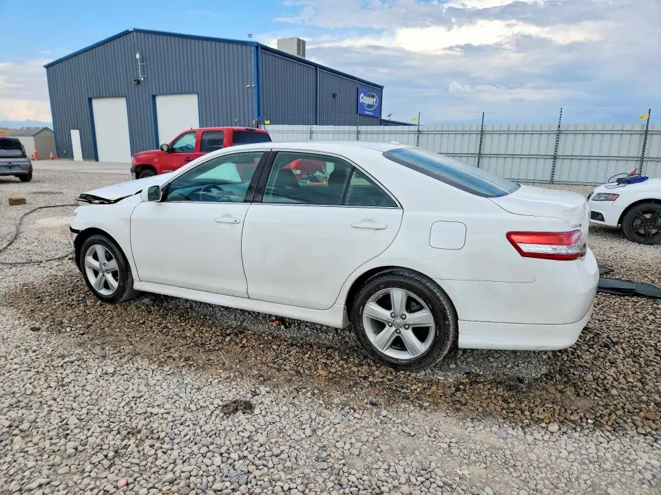 2011 TOYOTA CAMRY SE V6  