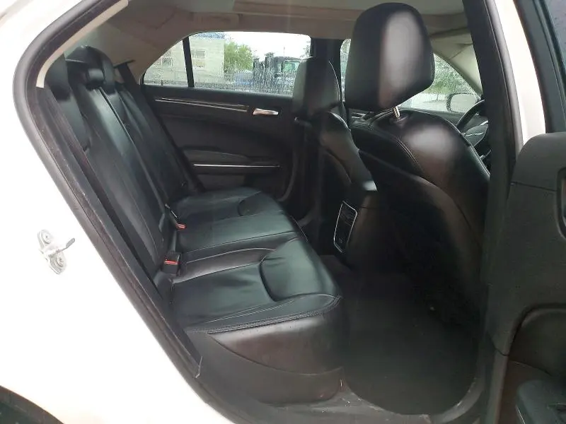 2017 CHRYSLER 300 LIMITED  