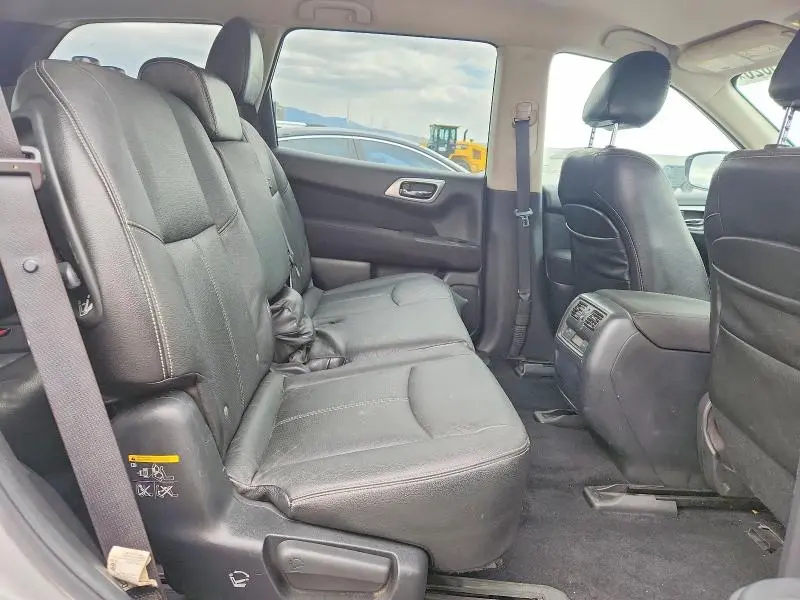2017 NISSAN PATHFINDER SV  