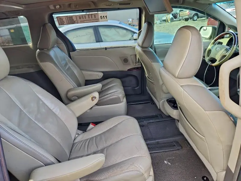 2012 TOYOTA SIENNA XLE  