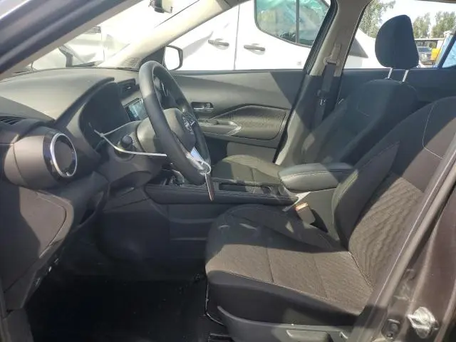 2024 NISSAN KICKS SV  