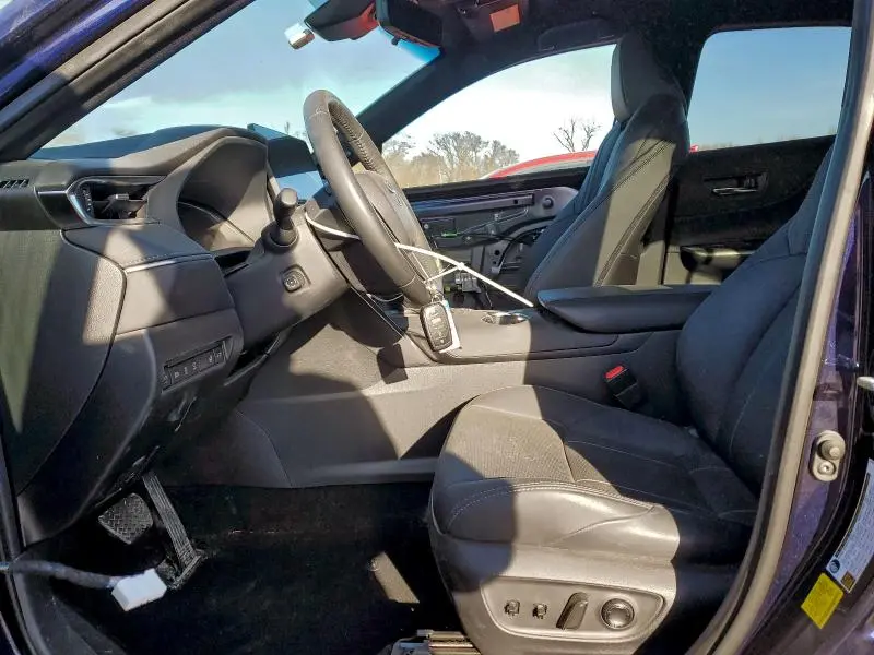 2023 TOYOTA VENZA LE  