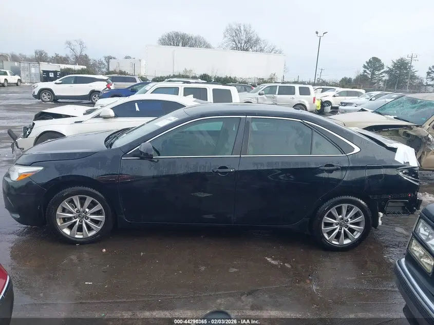 2017 TOYOTA CAMRY XLE