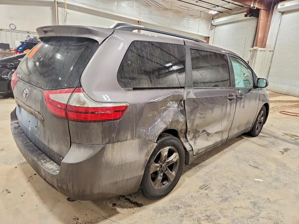 2016 TOYOTA SIENNA LE 8-PASSENGER  