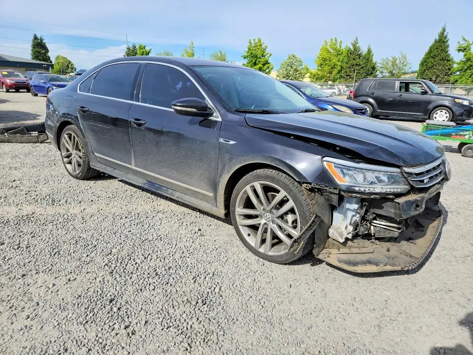 2017 VOLKSWAGEN PASSAT R-LINE  