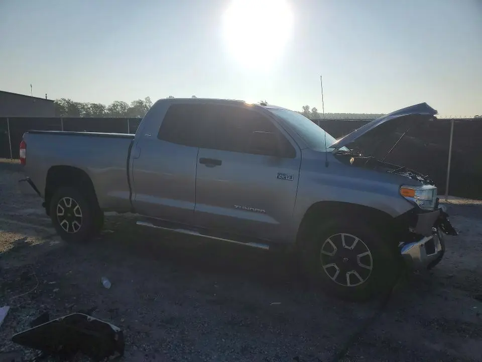 2017 TOYOTA TUNDRA SR5  
