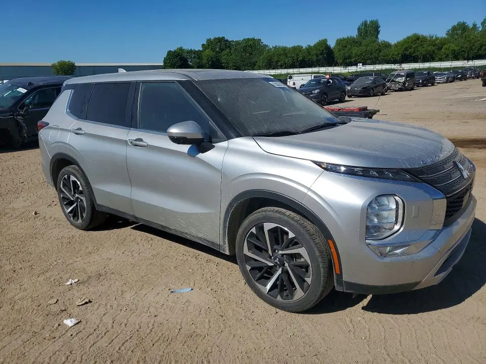 2024 MITSUBISHI OUTLANDER SE  