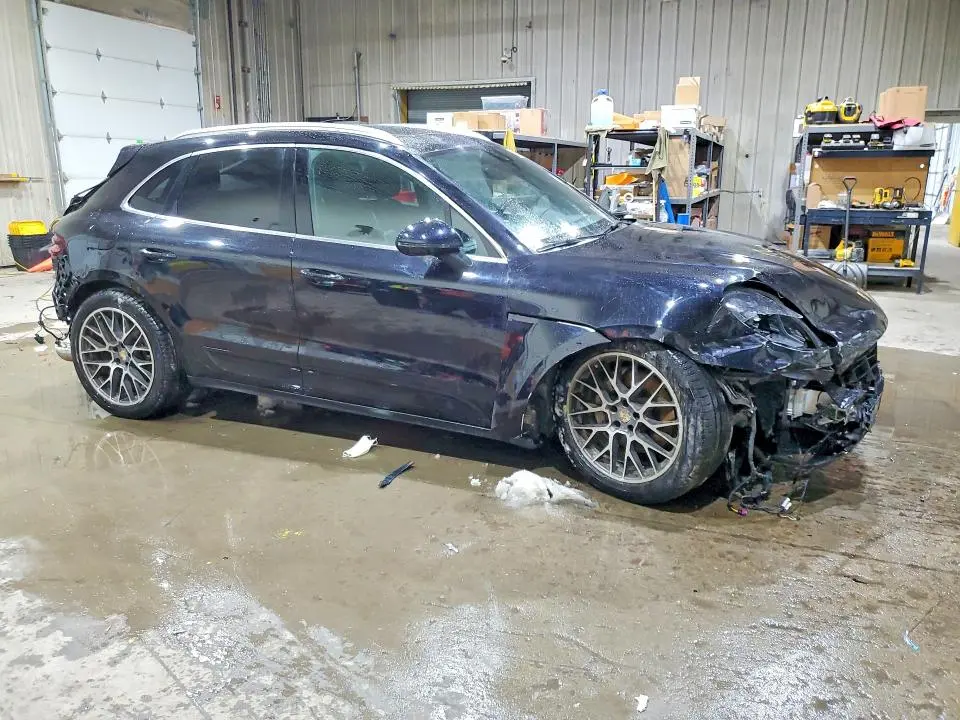 2018 PORSCHE MACAN S  