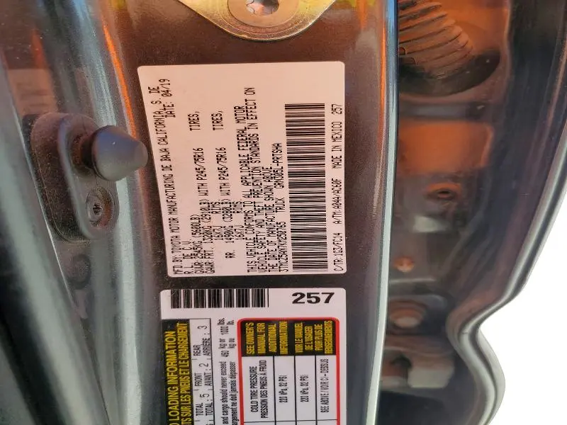 2019 TOYOTA TACOMA SR5 V6  