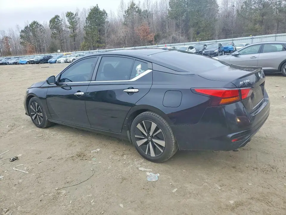 2022 NISSAN ALTIMA SV  
