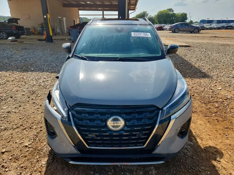 2021 NISSAN KICKS SR  