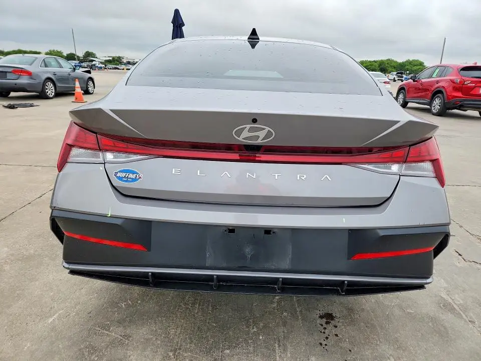 2024 HYUNDAI ELANTRA SEL  