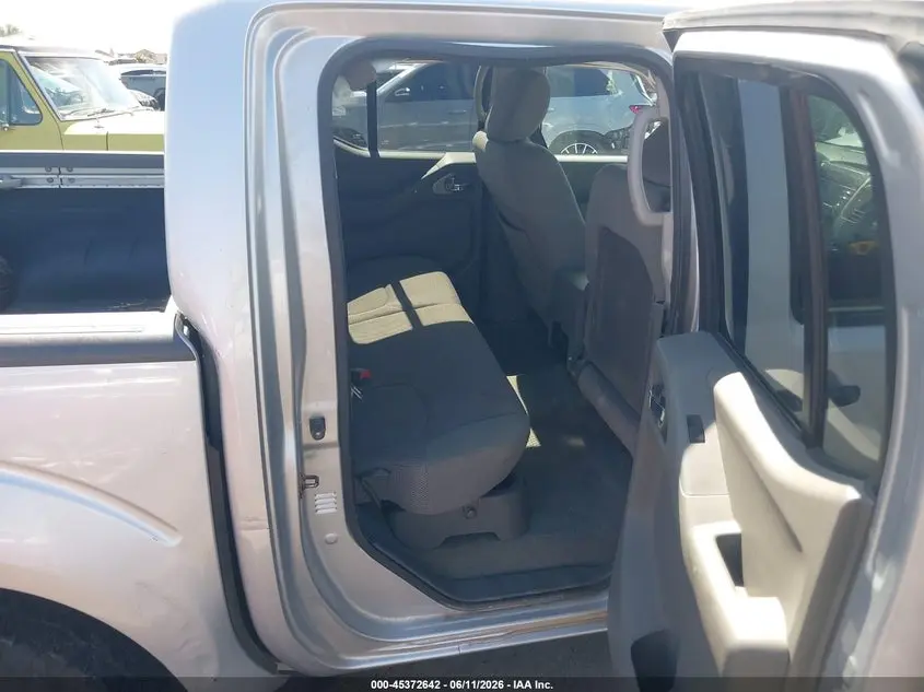 2014 NISSAN FRONTIER SV